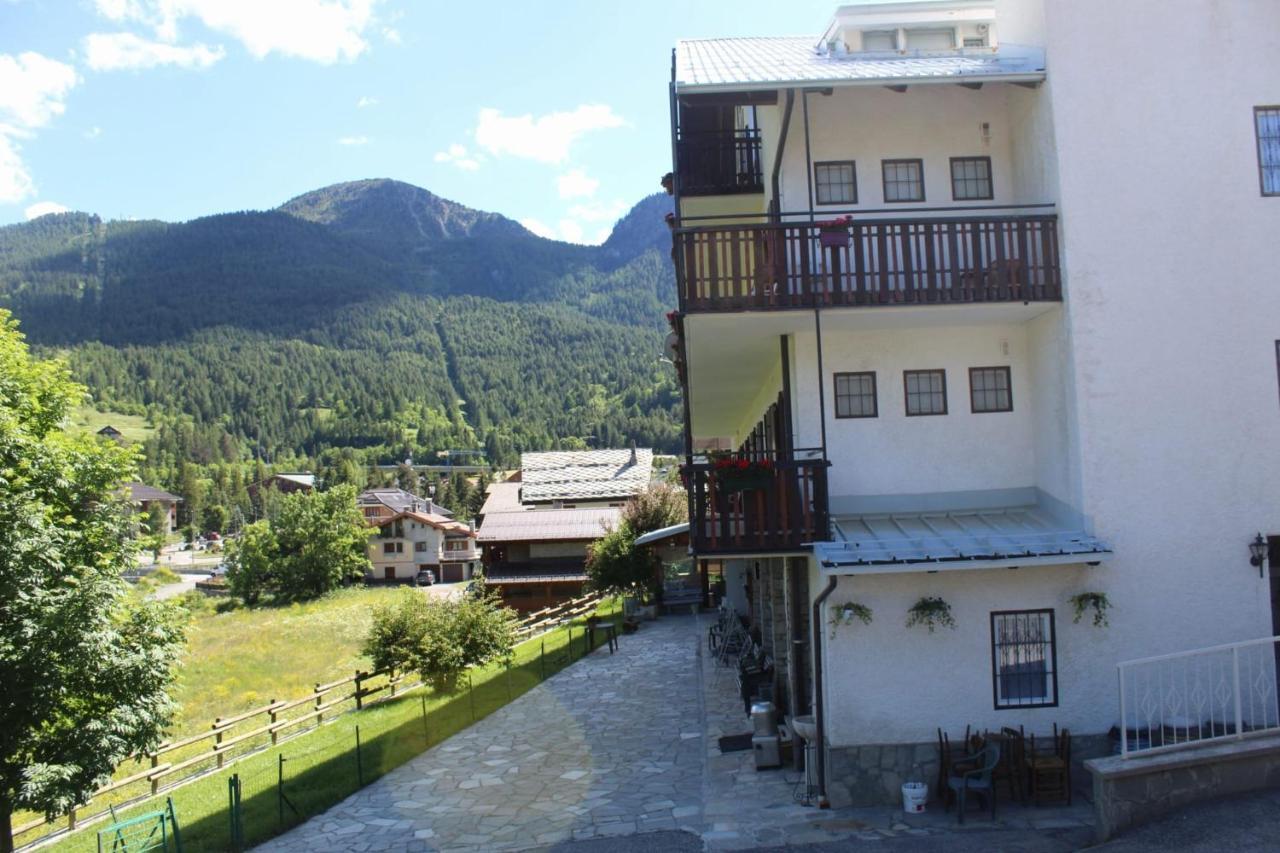 Hotel Casa Per Ferie Beatorosaz Cesana Torinese Exterior foto