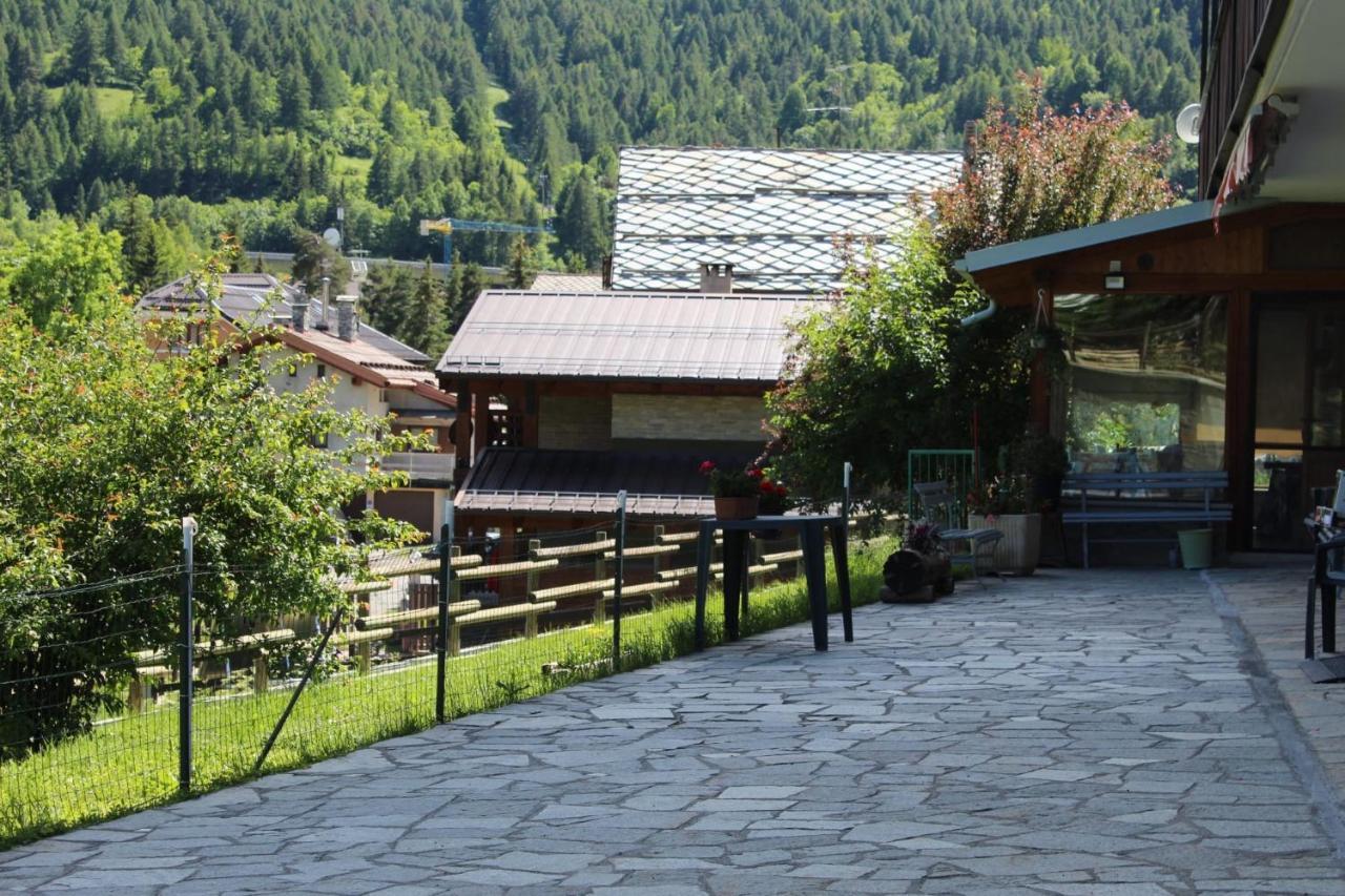 Hotel Casa Per Ferie Beatorosaz Cesana Torinese Exterior foto