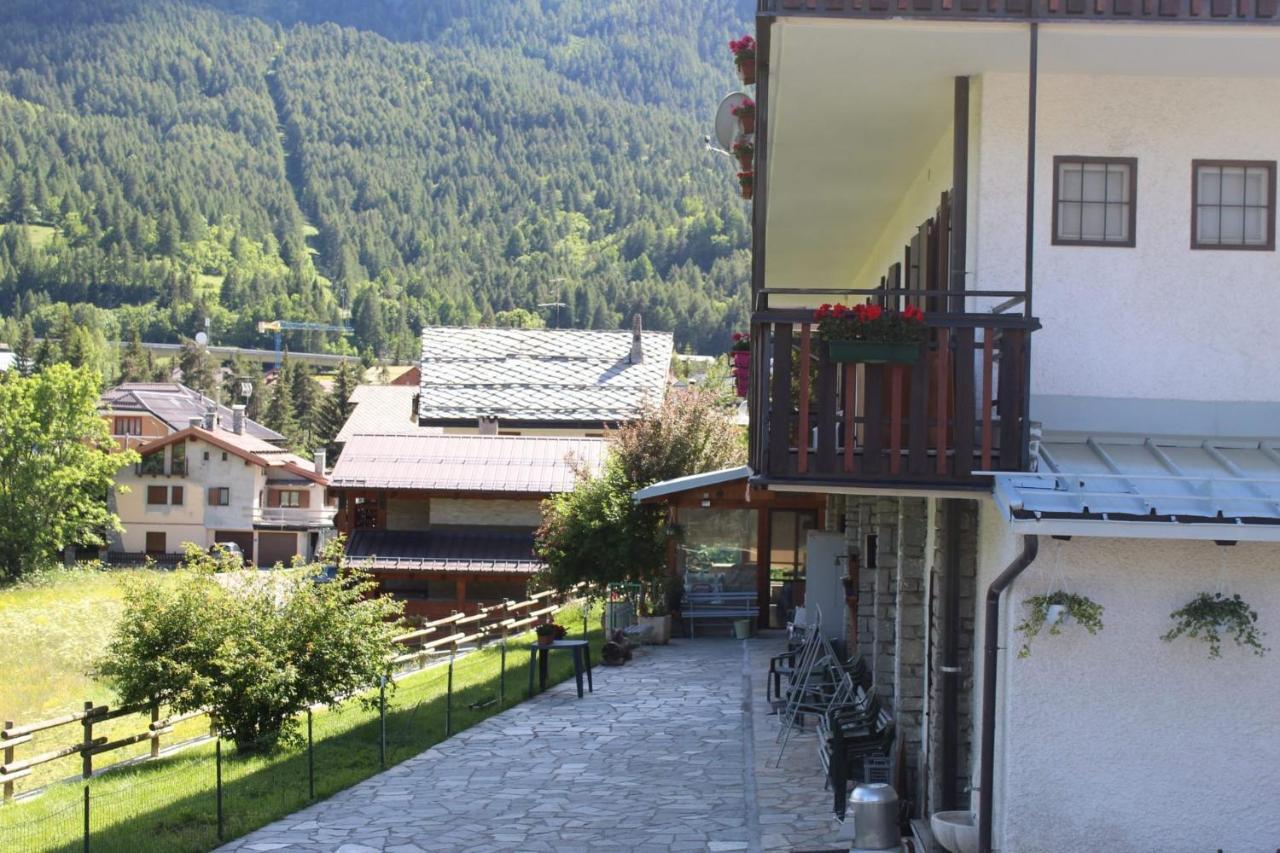 Hotel Casa Per Ferie Beatorosaz Cesana Torinese Exterior foto